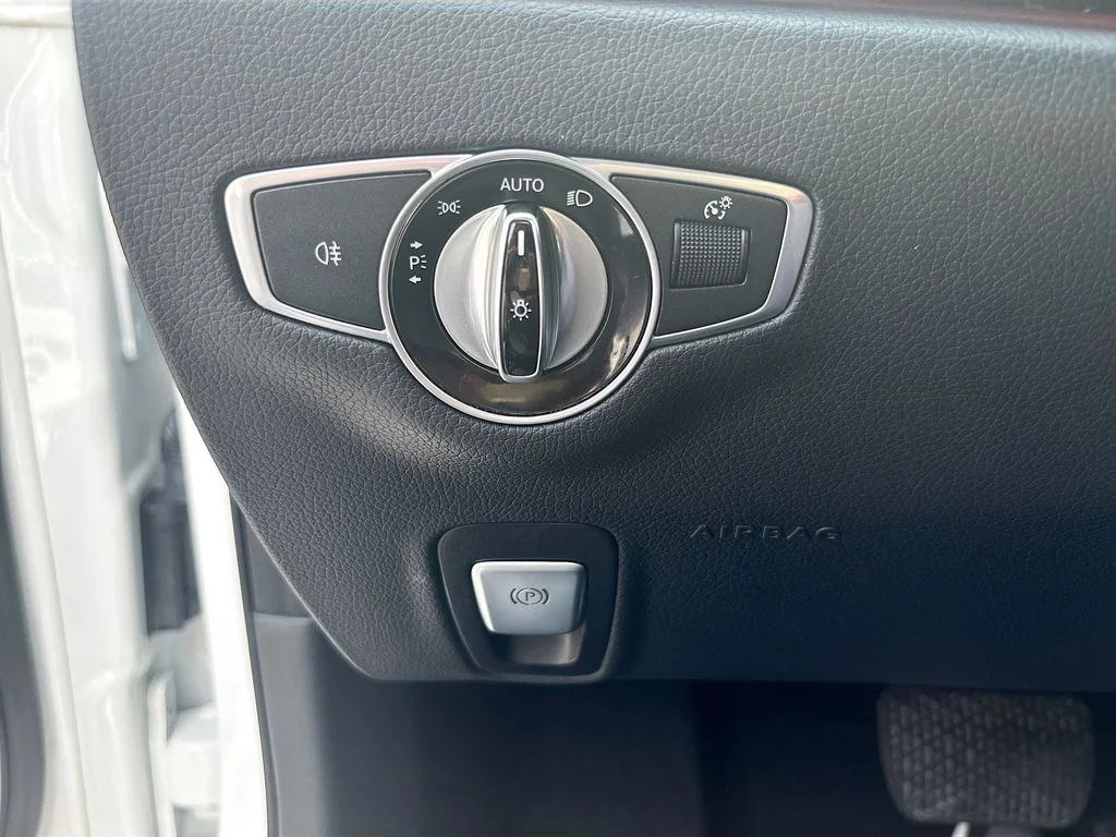Used 2018 Polar White Mercedes-Benz E 300 image 36