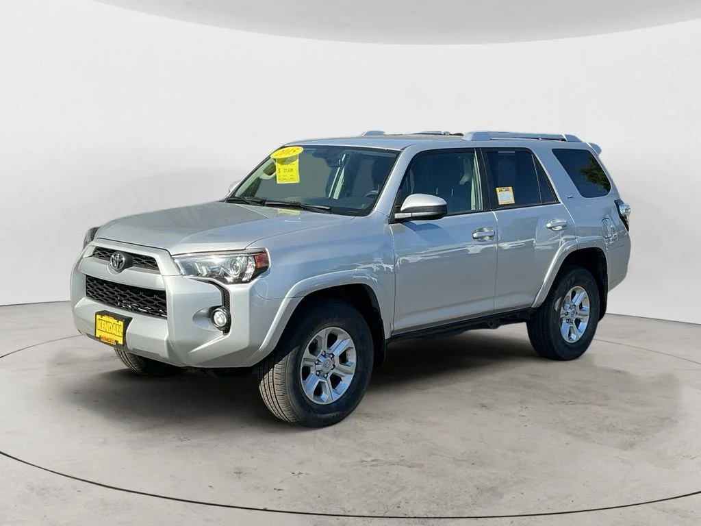 Used 2015 Silver Toyota SR5 image 1