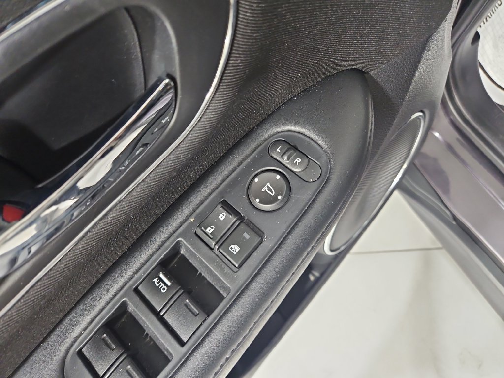 Used 2018 Black Honda EX image 11