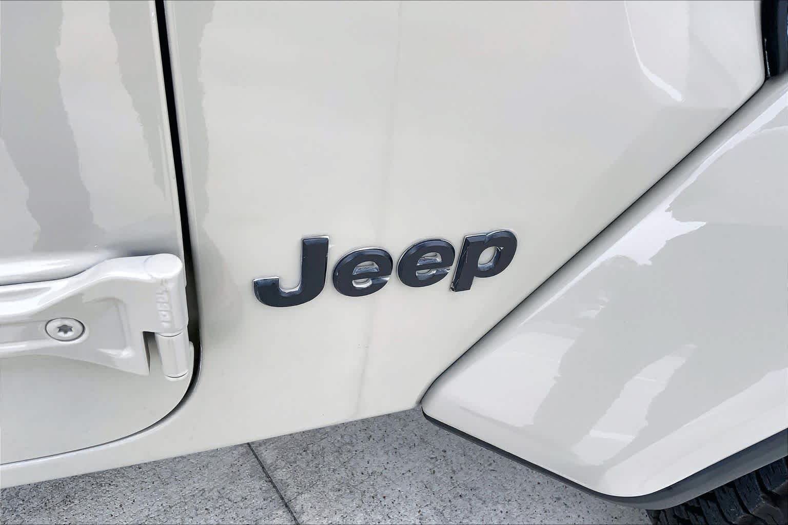 Used 2022 Hydro Blue Pearlcoat Jeep Altitude image 10