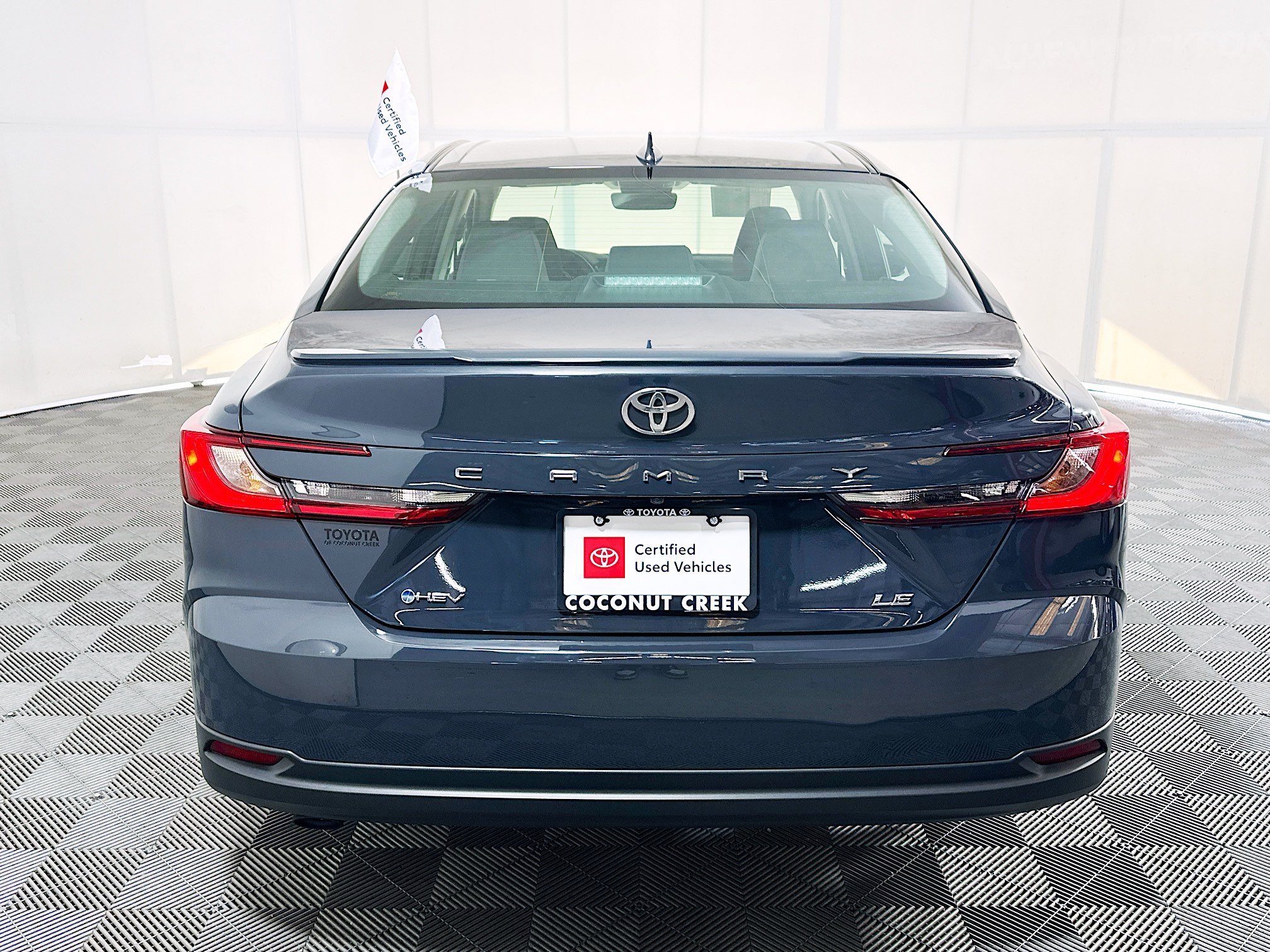 Used 2025 Underground Toyota LE image 4