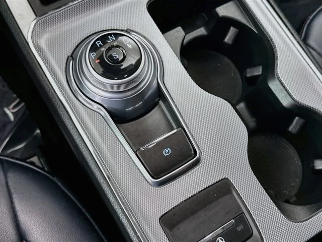 Certified Used 2022 Oxford White Ford SEL image 17