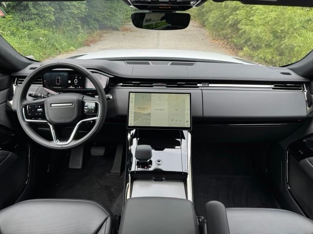 New 2026 Fuji White Land Rover SE image 21