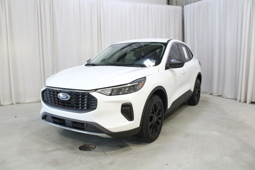 Used 2023 White Ford Active image 34