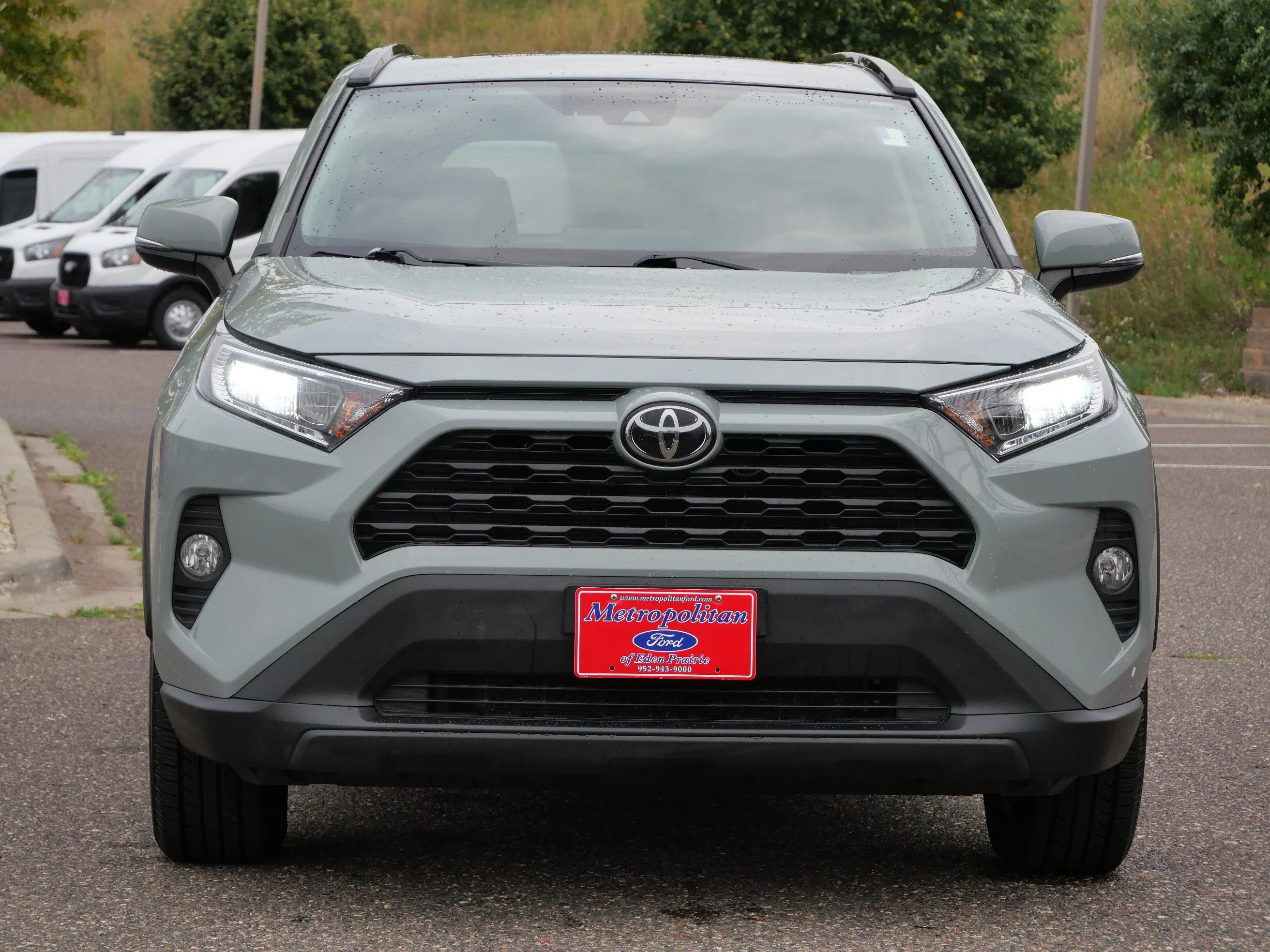 Used 2019 Toyota RAV4 XLE with VIN 2T3P1RFV4KW065564 for sale in Eden Prairie, Minnesota