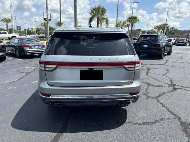 Used 2023 Radiance Metallic Lincoln Standard image 7