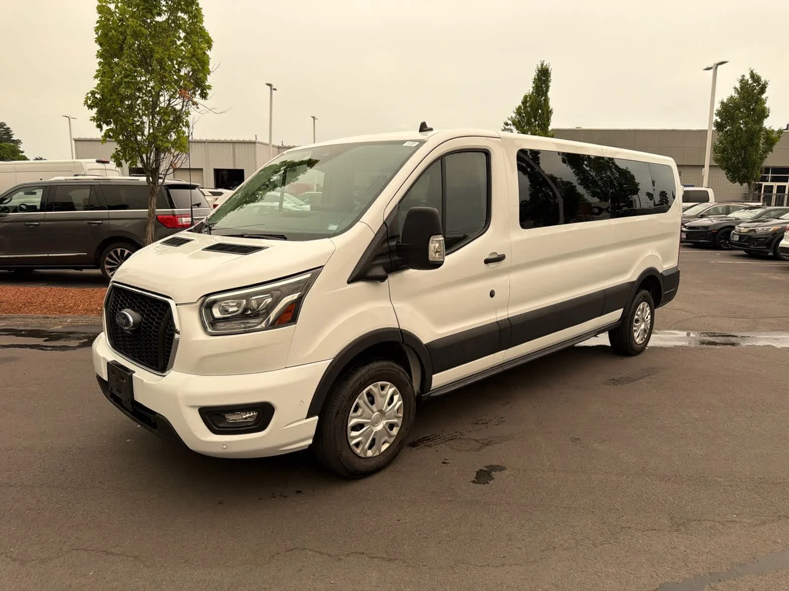 Used 2023 Oxford White Ford XLT image 1