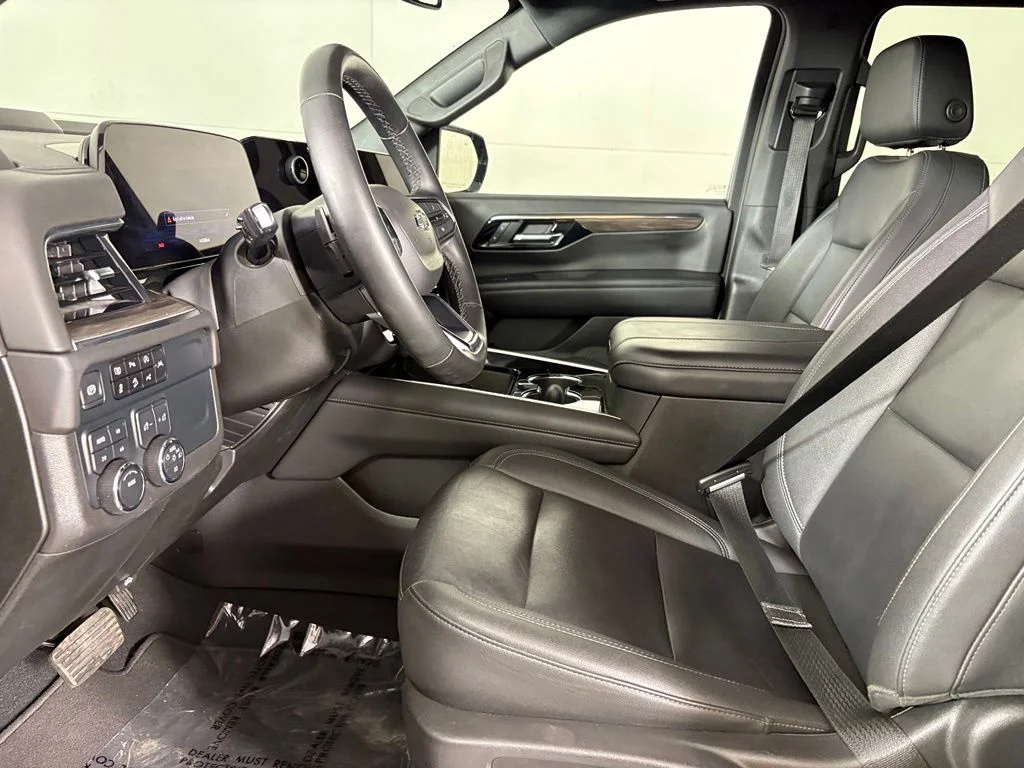 Used 2025 Black Chevrolet Z71 image 22
