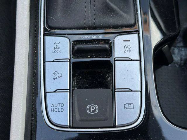 Used 2024 Black Pearl Hyundai SE image 16
