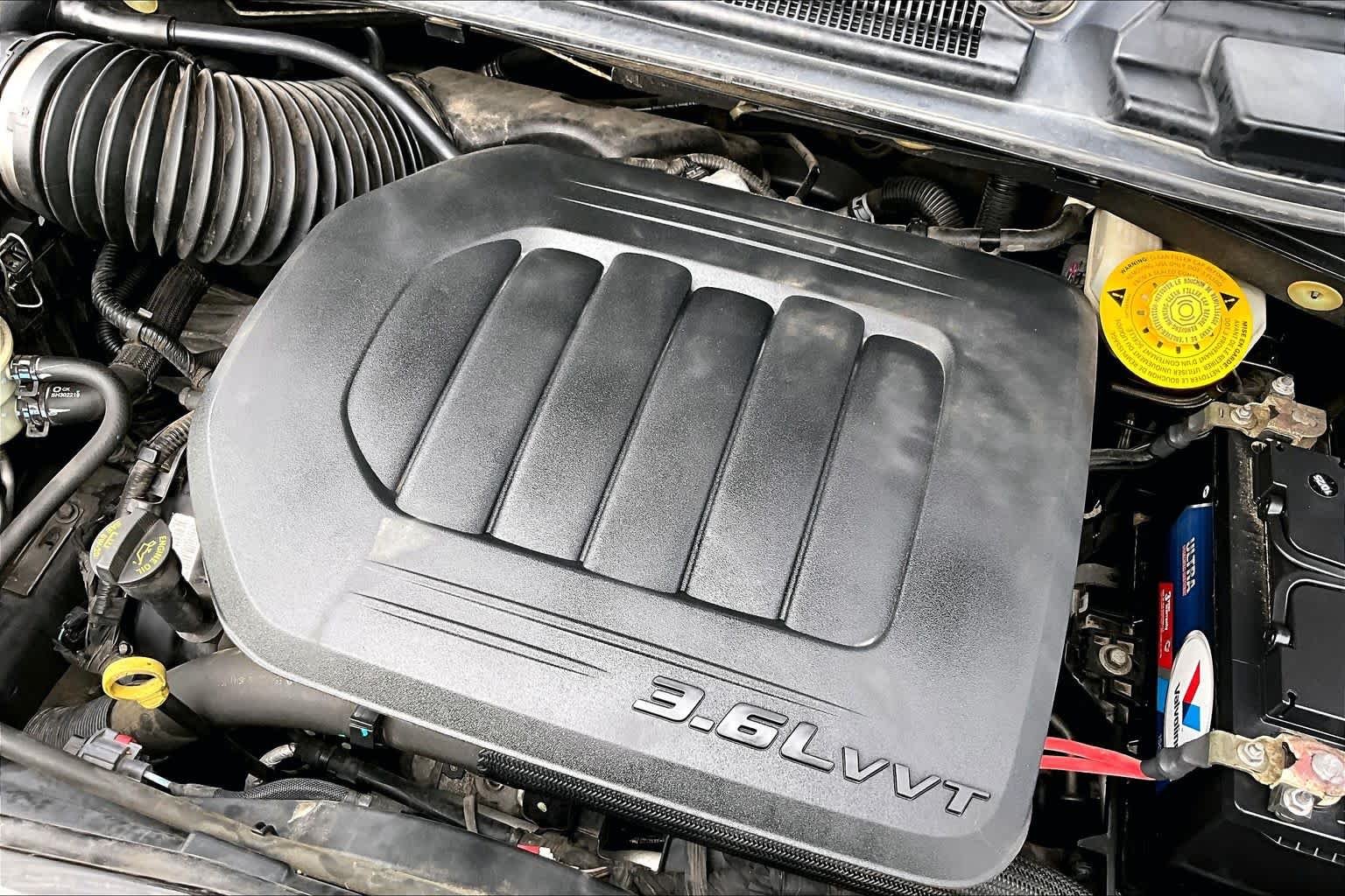 Used 2020 Granite Pearlcoat Dodge SXT image 33