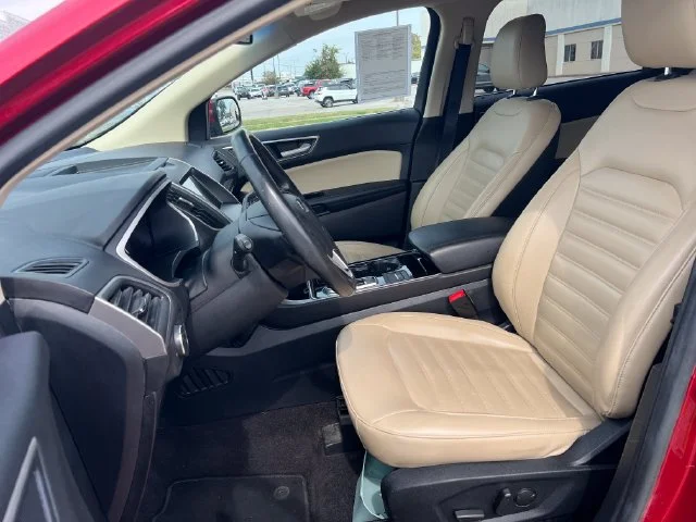 Used 2020 Red Ford SEL image 30