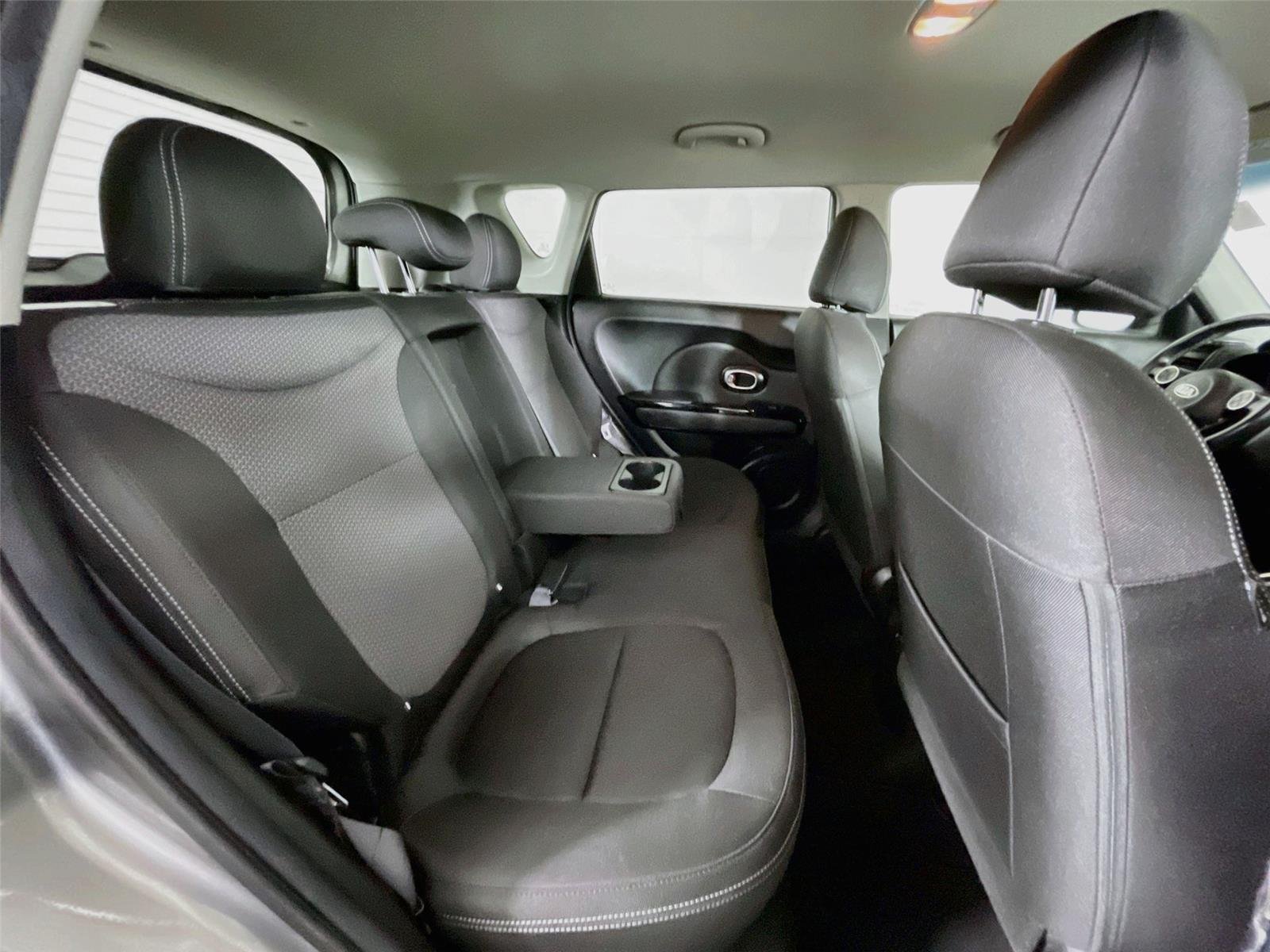 Used 2018 Titanium Gray Kia + image 27