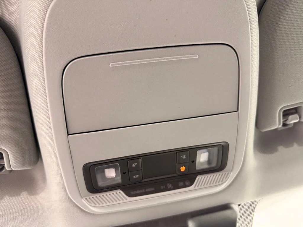 Used 2025 Silver Ford XLT image 25