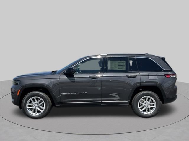 New 2026 Baltic Gray Metallic Clear-Coat Exterior Paint Jeep Laredo X image 2