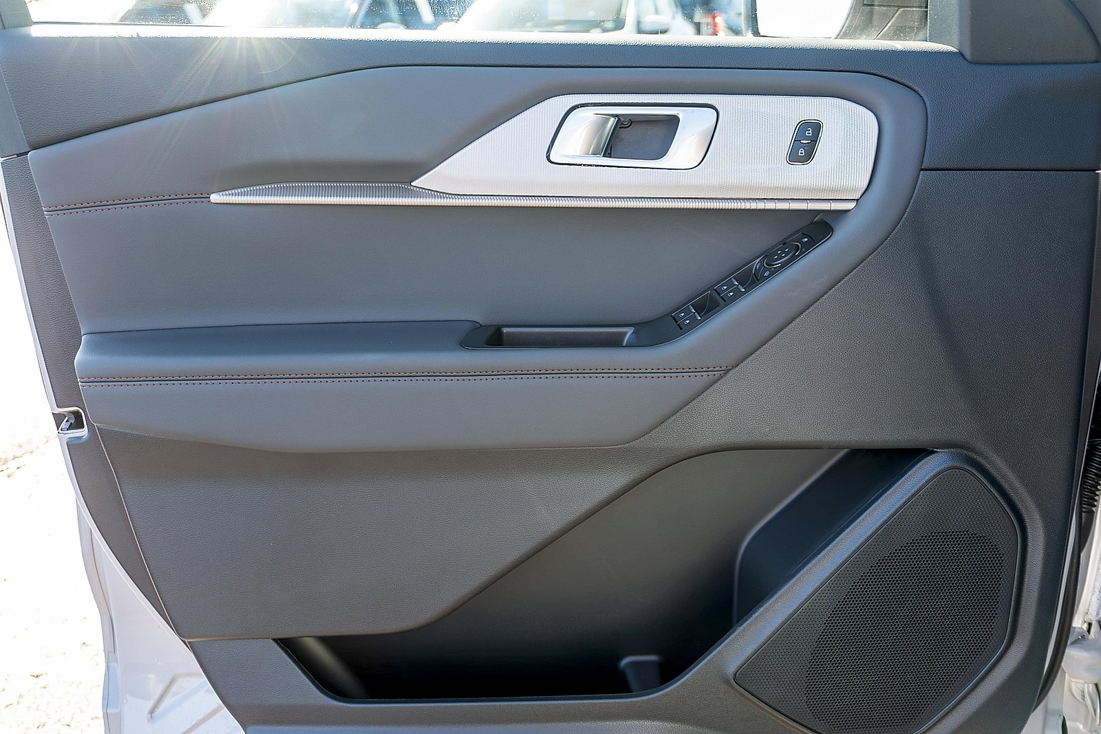 New 2026 Space White Metallic Ford Active image 13
