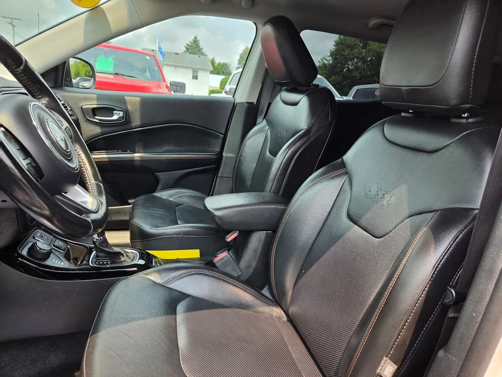 Used 2019 White Clearcoat Jeep Limited image 23