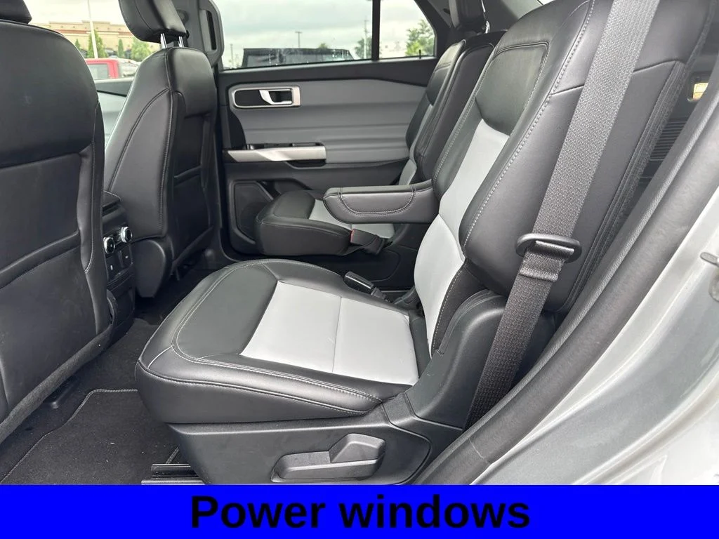 Used 2023 Silver Metallic Ford XLT image 8