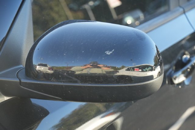 Used 2022 Black Kia S image 11
