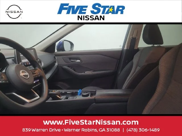 Used 2022 Blue Nissan SV image 16
