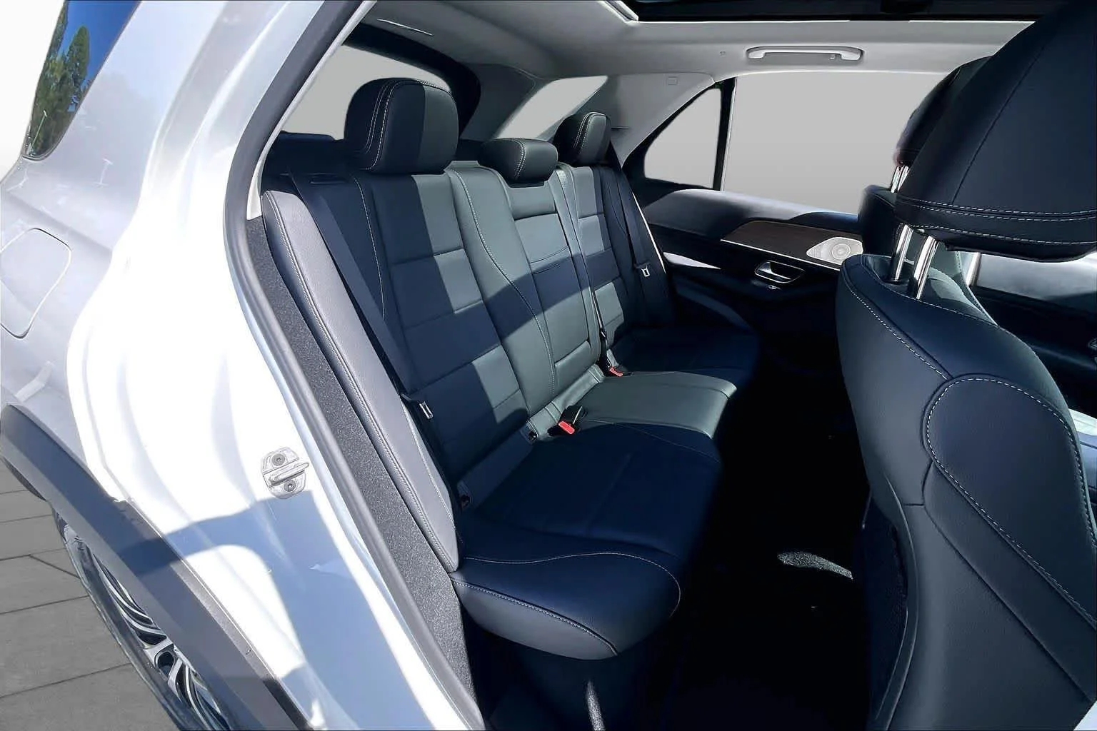 Used 2026 Polar White Mercedes-Benz GLE 350 image 19
