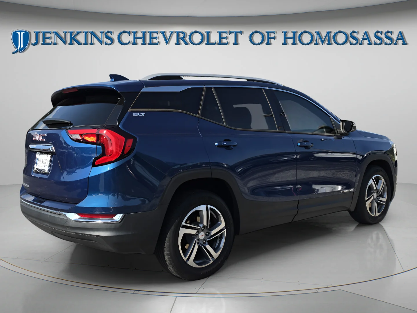 Used 2020 Blue Emerald Metallic GMC SLT image 4