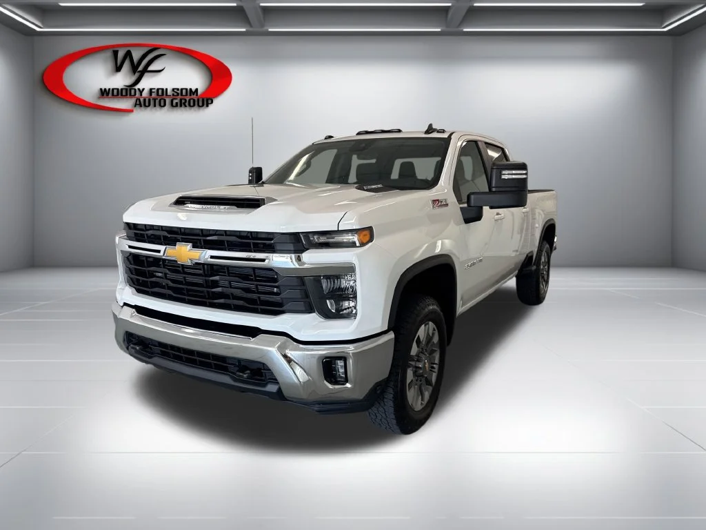 New 2026 Summit White Chevrolet LT image 3