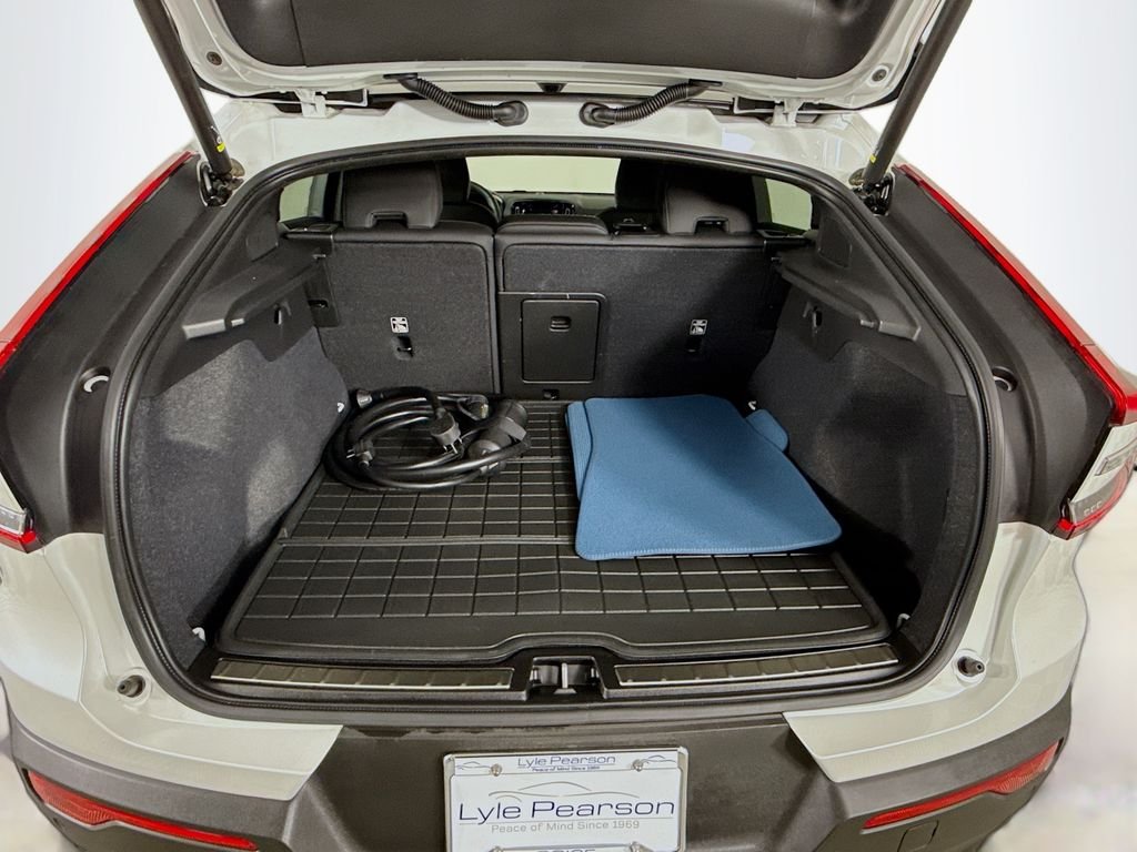 Used 2023 White Volvo Twin Plus image 22