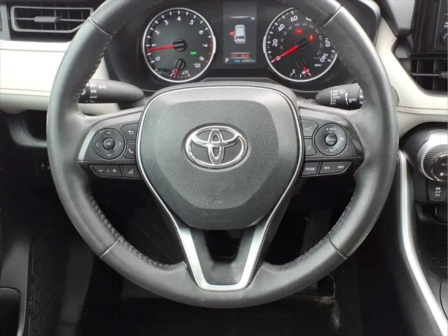 Certified Used 2022 SILVER SKY METALLIC Toyota  image 14