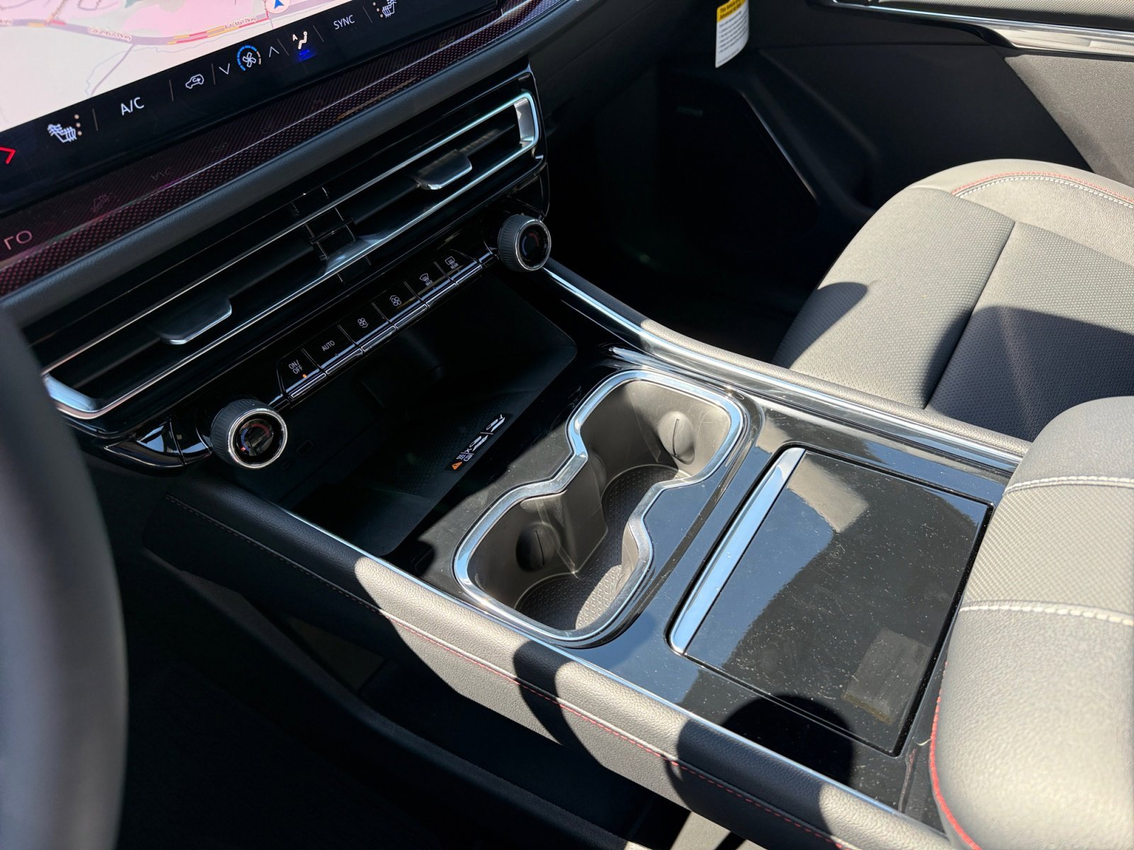 2026 Chevrolet Traverse Z71 - Photo 13