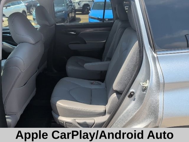 Used 2020 Silver Toyota Platinum image 13