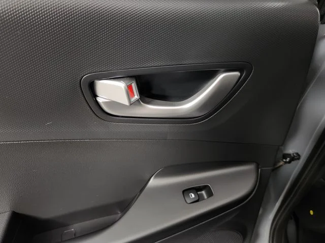Used 2023 Silver Hyundai SEL image 17