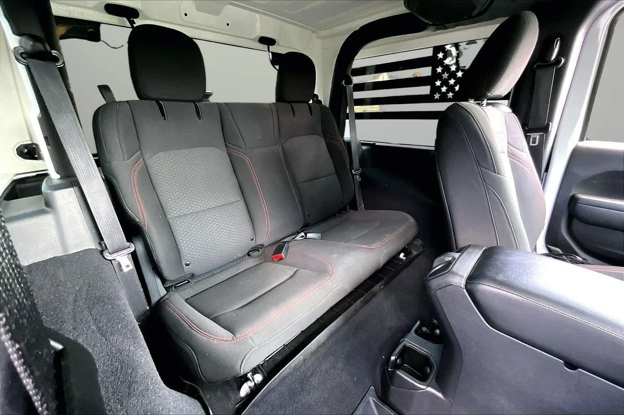 Used 2023 White Jeep Rubicon image 23