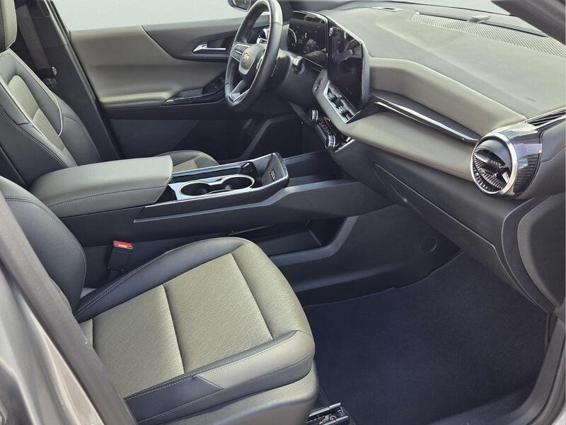 Used 2025 Sterling Gray Metallic CHEVROLET FWD 4DR LT W/1LT image 18