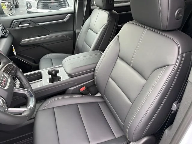 New 2026 Glacier White Tricoat GMC Elevation image 21