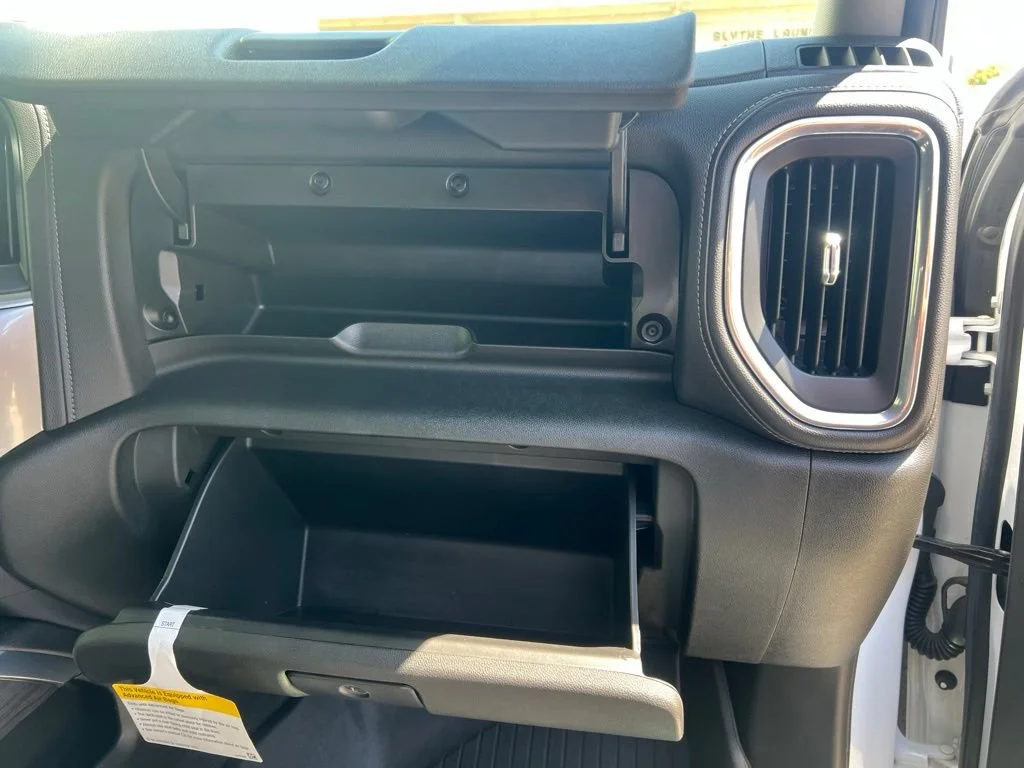 Used 2022 Summit White Chevrolet LTZ image 29