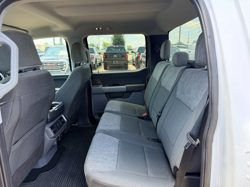 Used 2022 Oxford White Ford XLT image 24