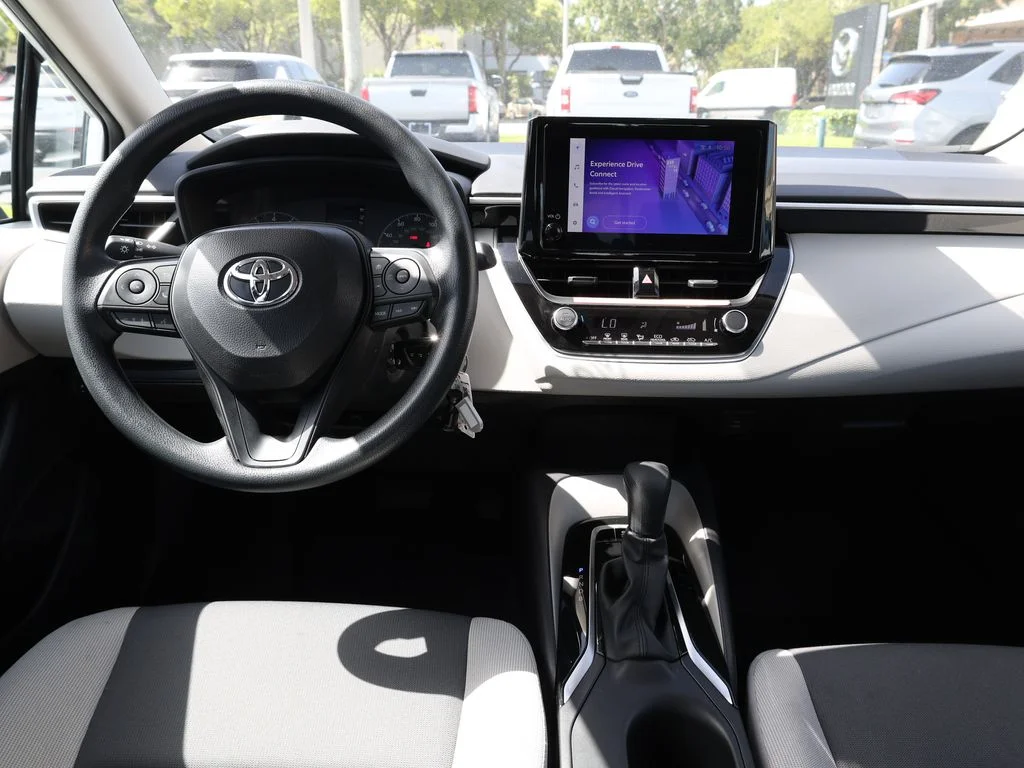 Used 2025 White Toyota LE image 19