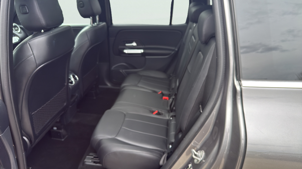 Used 2022 Gray Mercedes-Benz GLB 250 image 20