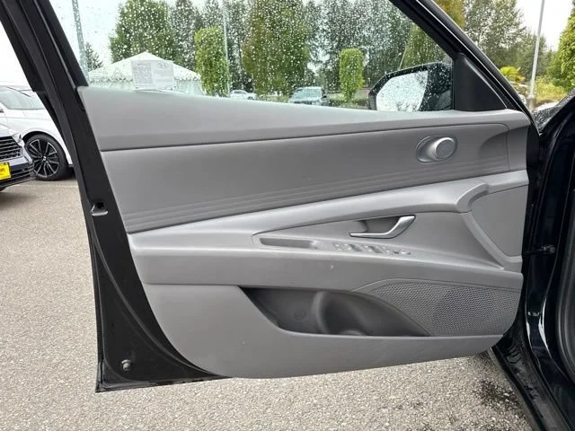 Used 2024 Abyss Black Hyundai SEL image 13