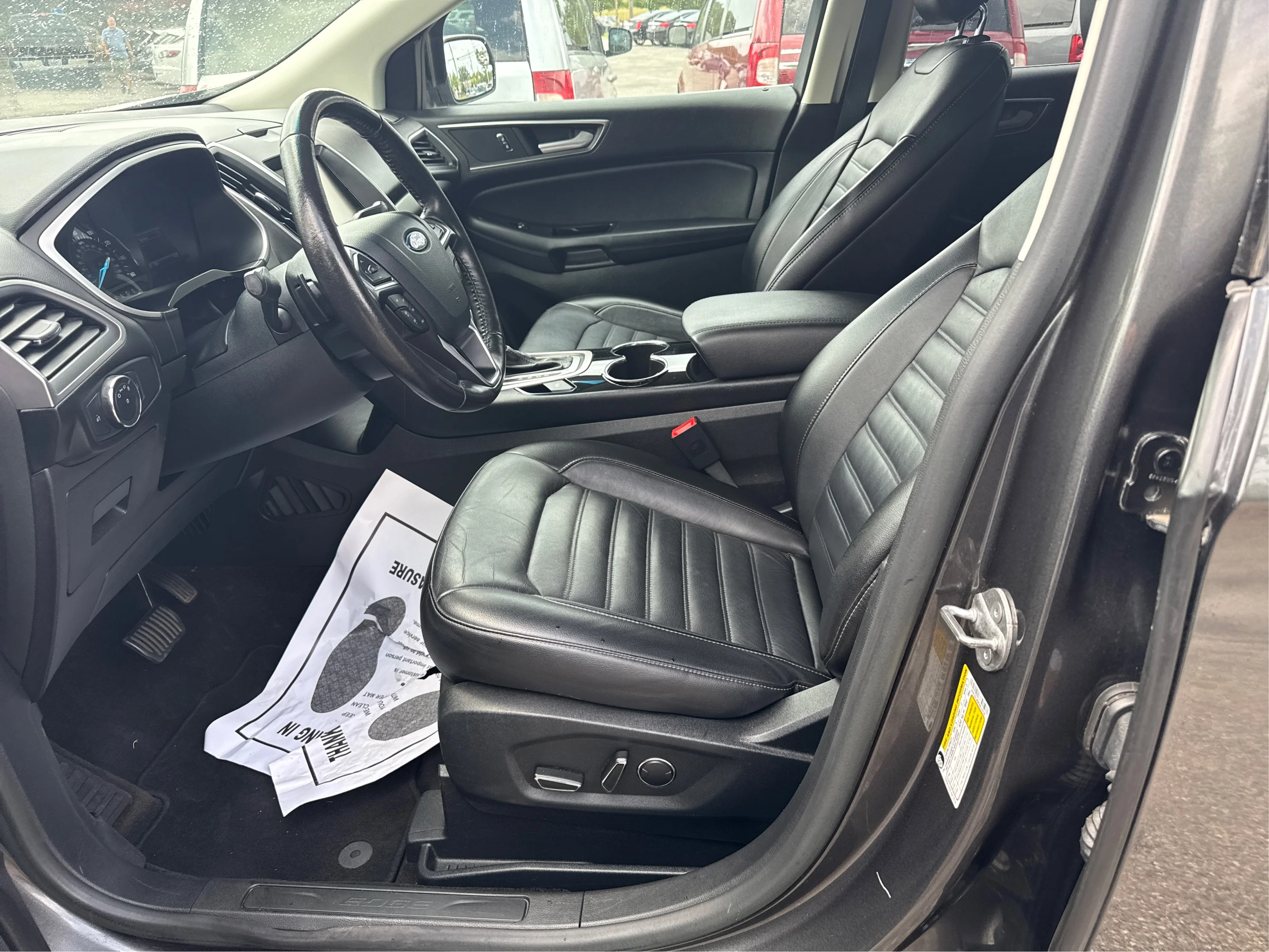 Used 2015 Gray Ford SEL image 9