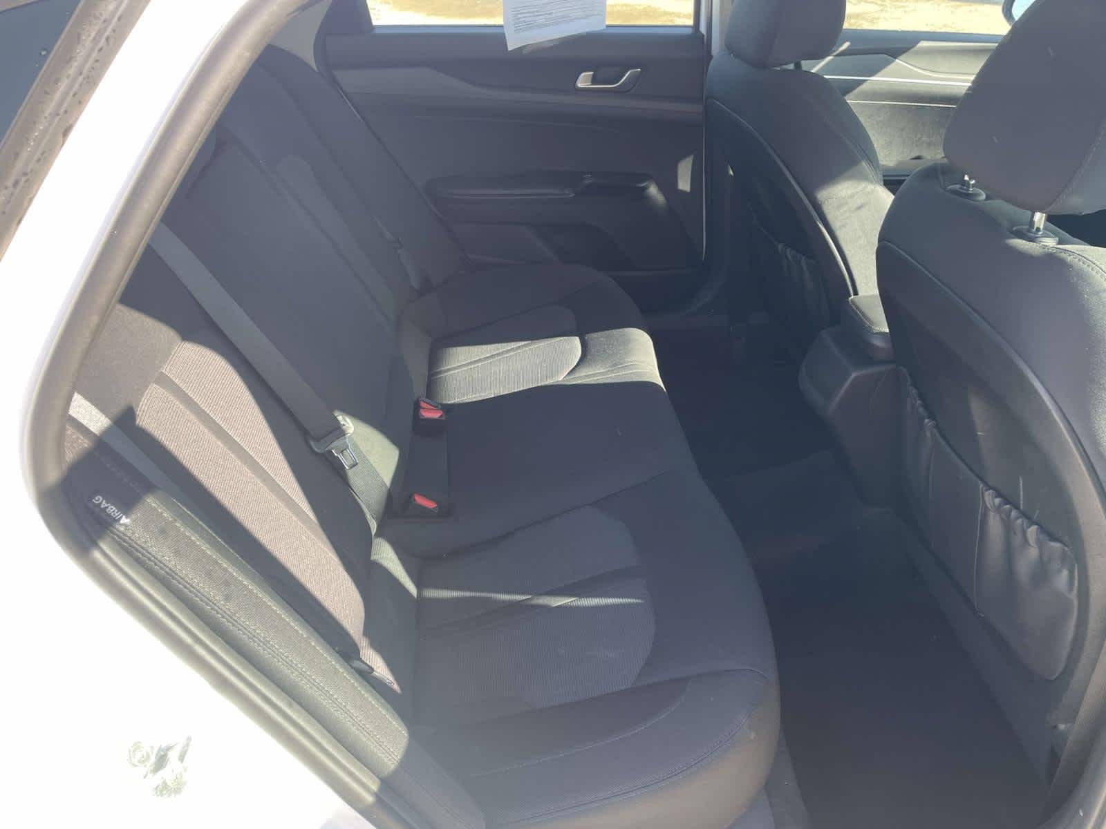 Used 2021 Glacial White Pearl Kia LXS image 23