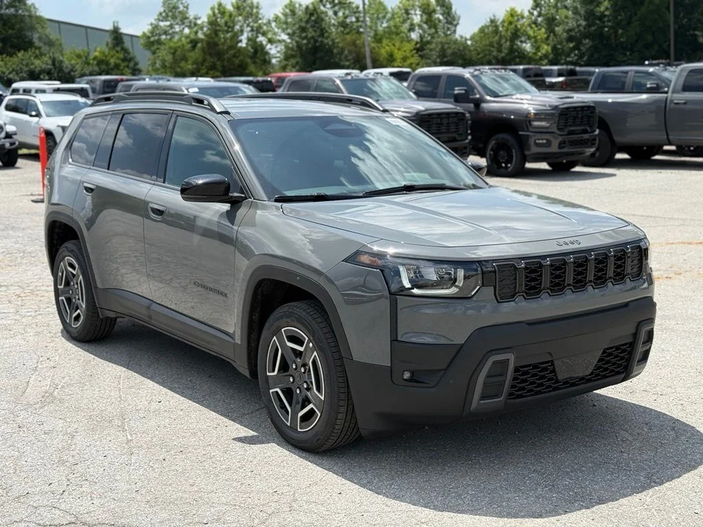 New 2026 Sting-Gray Clear-Coat Exterior Paint Jeep Limited image 4