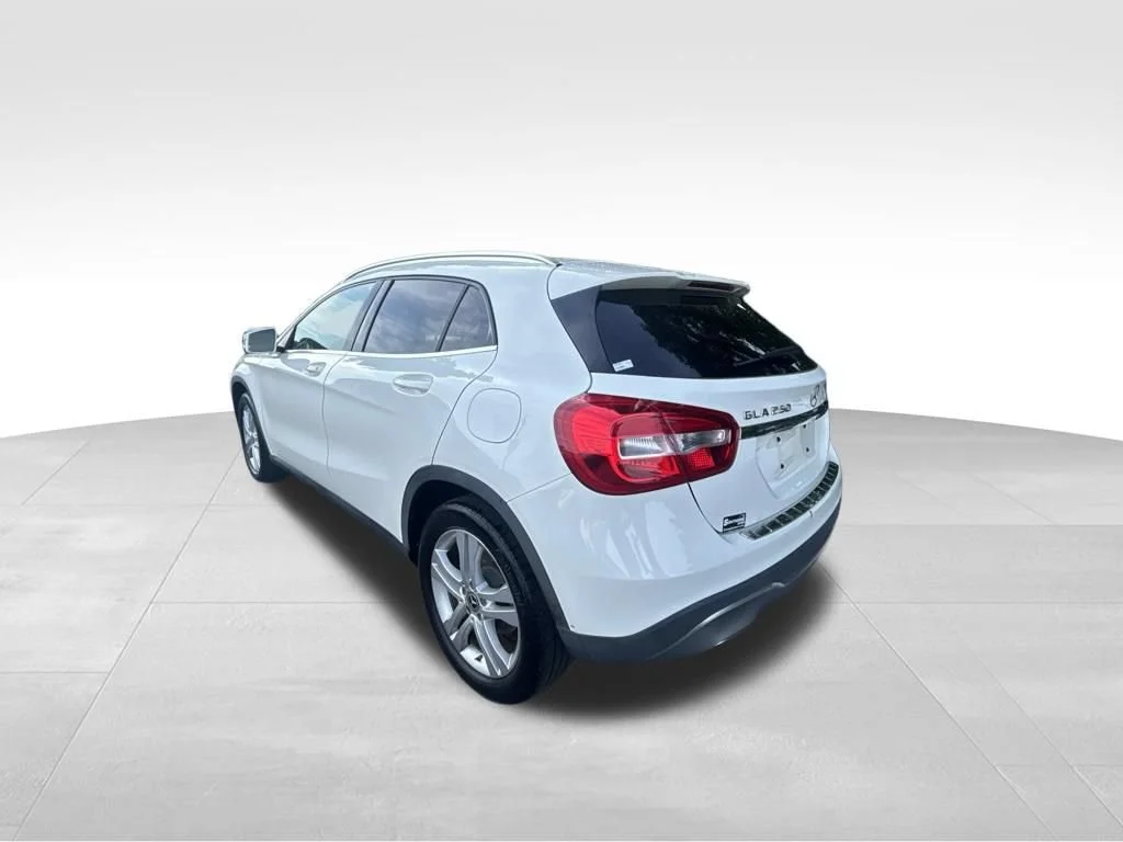 Used 2018  Mercedes-Benz GLA 250 image 6