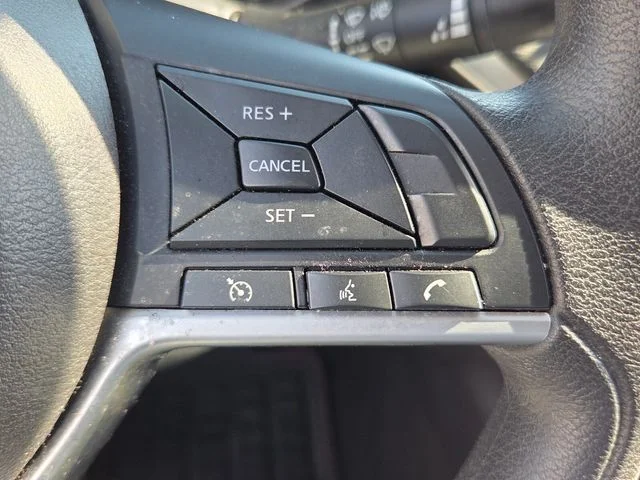 Used 2022 Black Nissan 2.5 SV image 22
