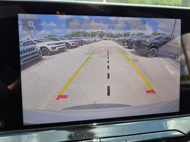 New 2026 Bright White Clearcoat Jeep Latitude image 14