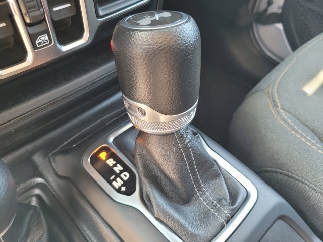 Used 2024 Silver Jeep Sport S image 20