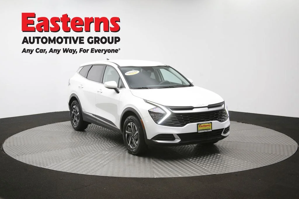 Used 2023 White Kia LX image 49