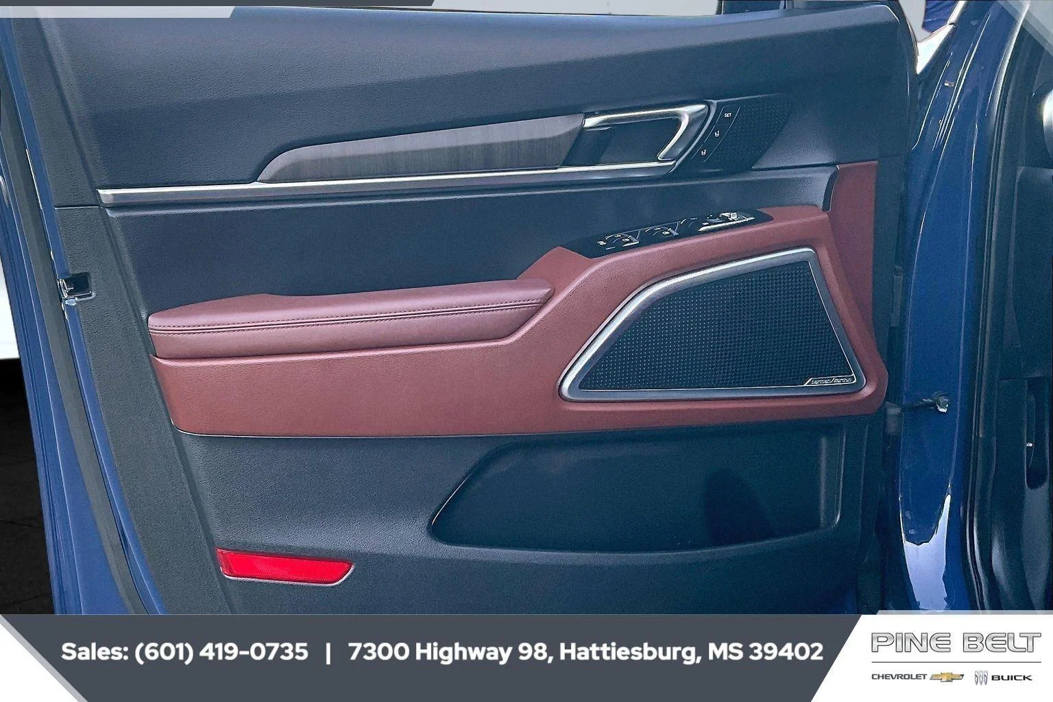 Used 2023 Midnight Lake Blue Kia SX image 17