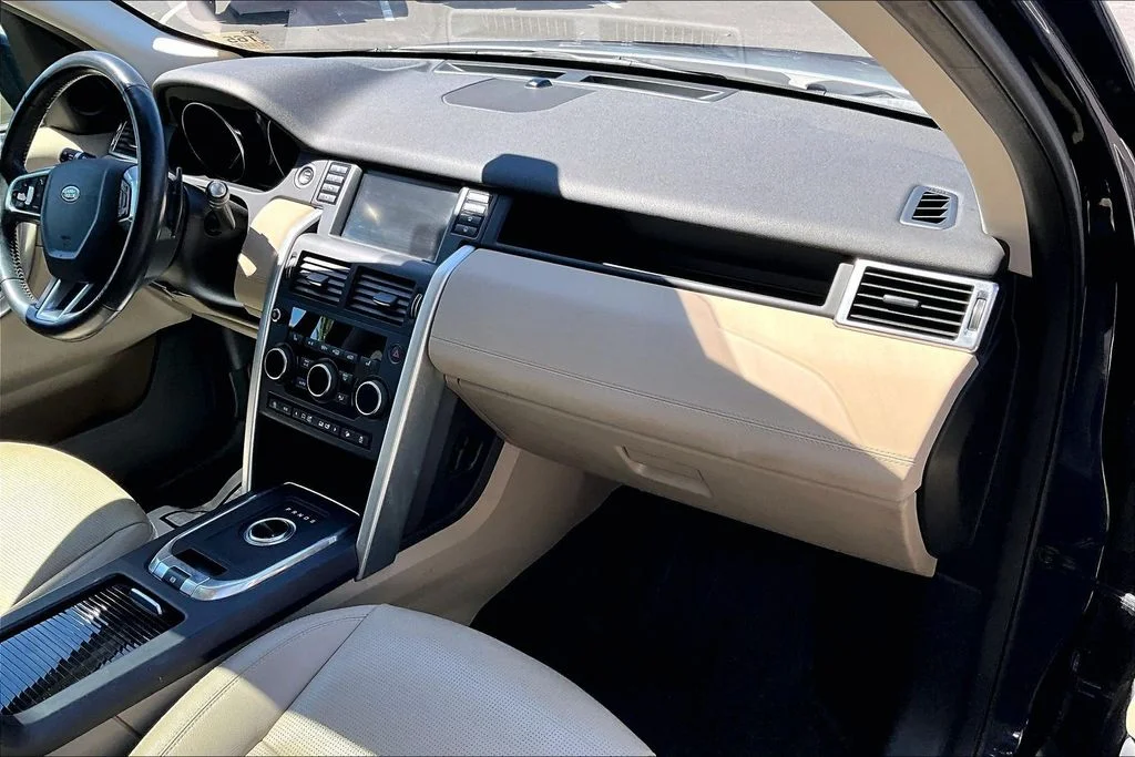 Used 2019 Loire Blue Metallic Land Rover HSE image 16