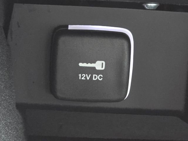New 2026 Baltic-Gray Metallic Clear-Coat Exterior Paint Jeep Limited Reserve image 17